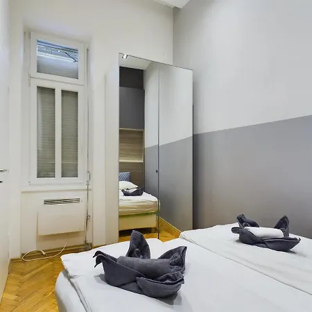 Gray Stylish Central Apartment Budapest Extérieur photo